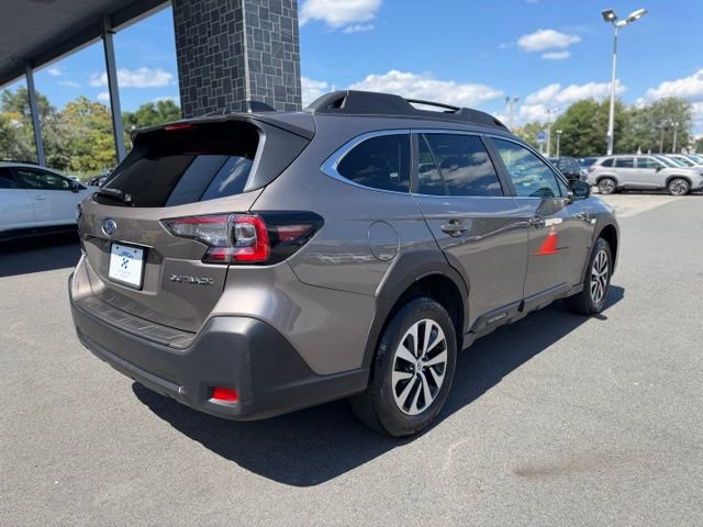 Used 2024 Subaru Outback Premium AWD/4WD image 7