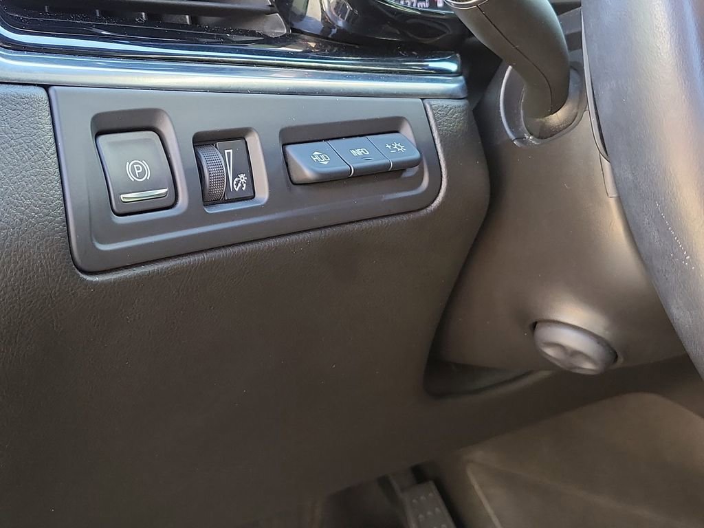 Used 2023 Cadillac XT6 Premium Luxury w/ Technology Package image 18