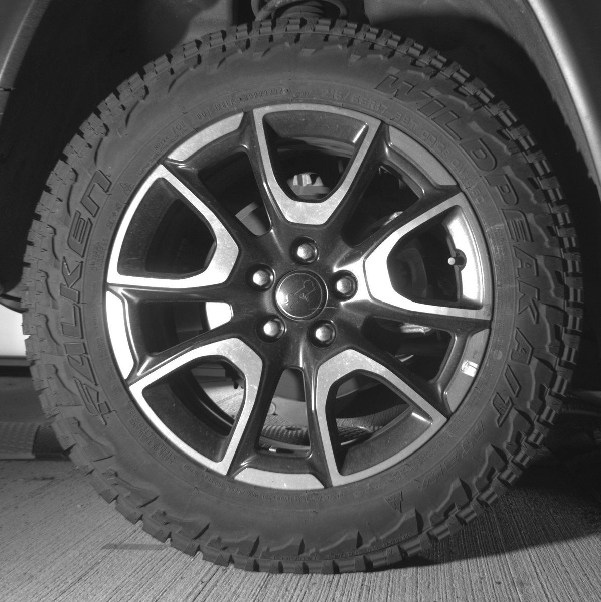 Used 2025 Jeep Compass Trailhawk image 15