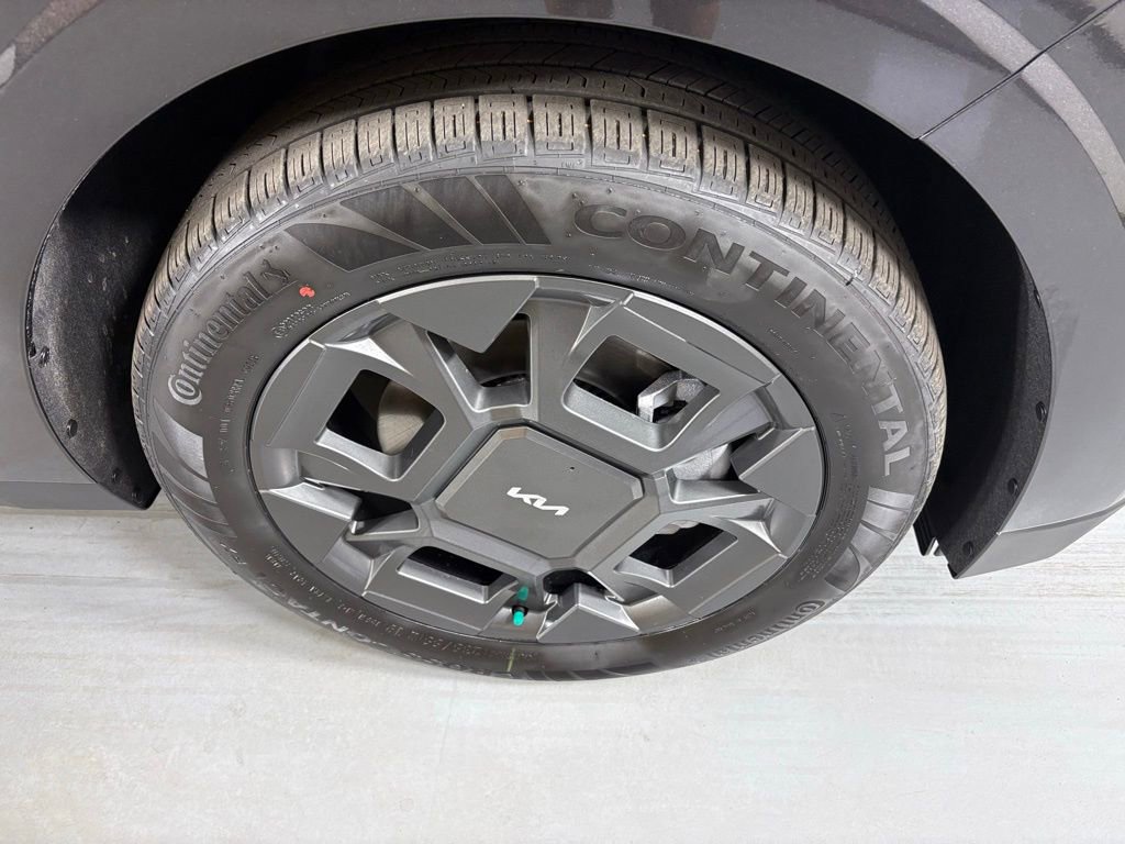 New 2026 Kia Carnival EX FWD image 11