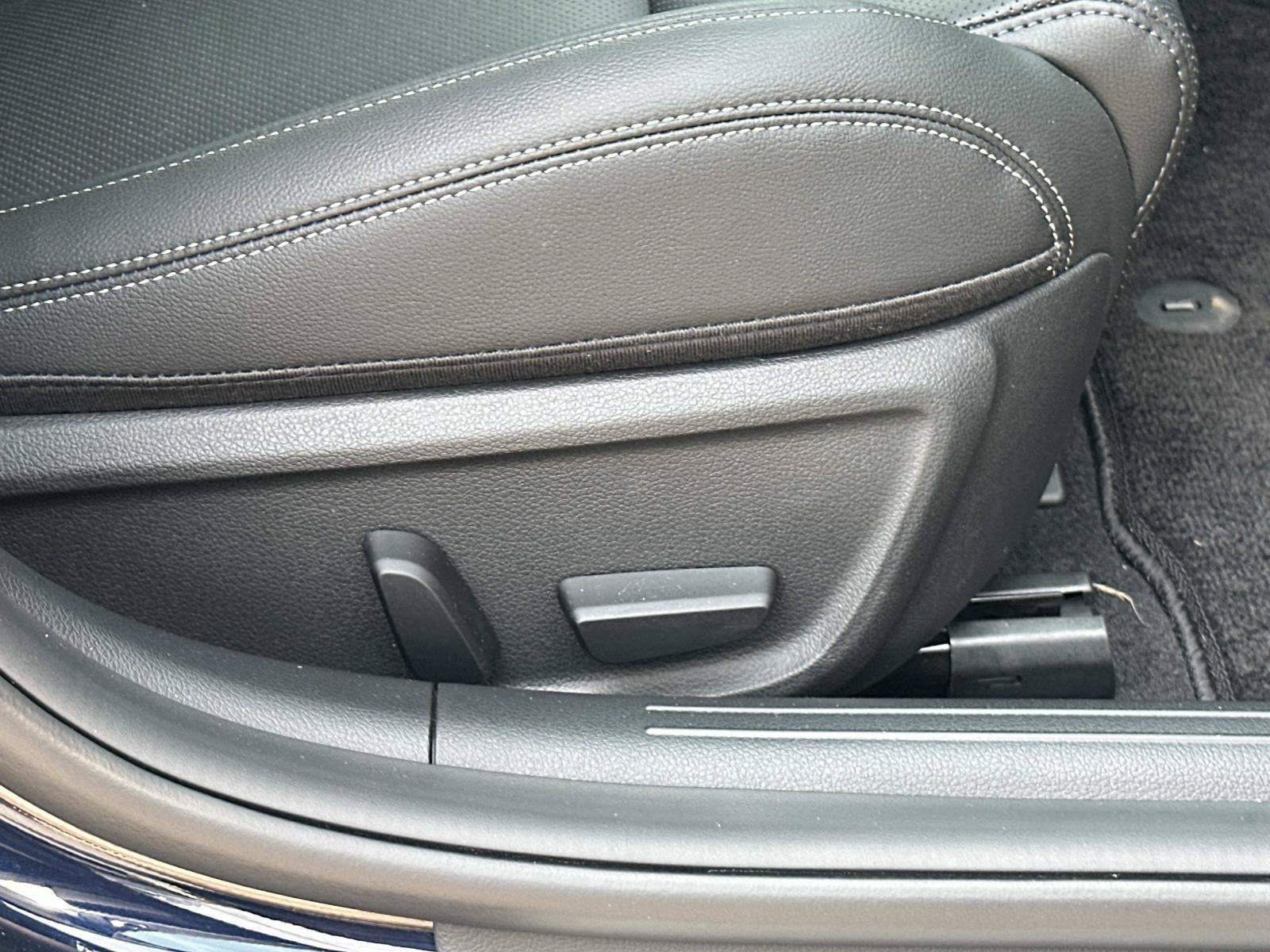 Used 2026 Genesis G70 2.5T RWD image 37