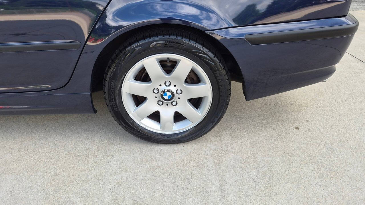 Used 2004 BMW 325xi Sedan AWD/4WD image 17