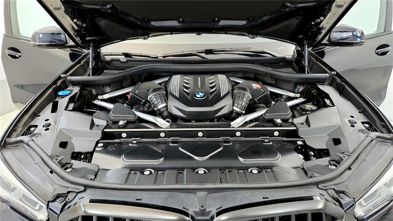 Used 2023 BMW X5 M50i w/ Executive Package image 35