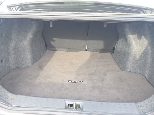 Used 2020 Nissan Versa SV w/ Trunk Package image 29
