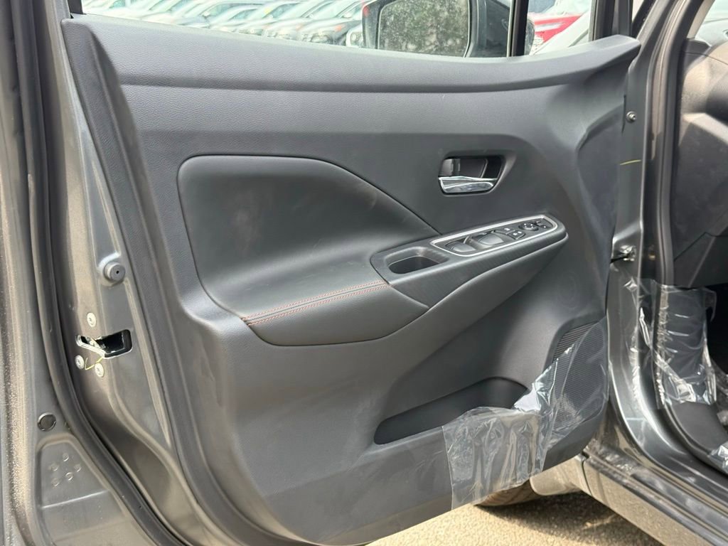New 2025 Nissan Versa SR w/ Trunk Package image 20