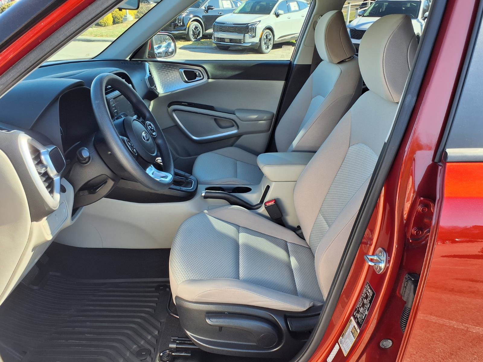 Used 2021 Kia Soul LX image 11