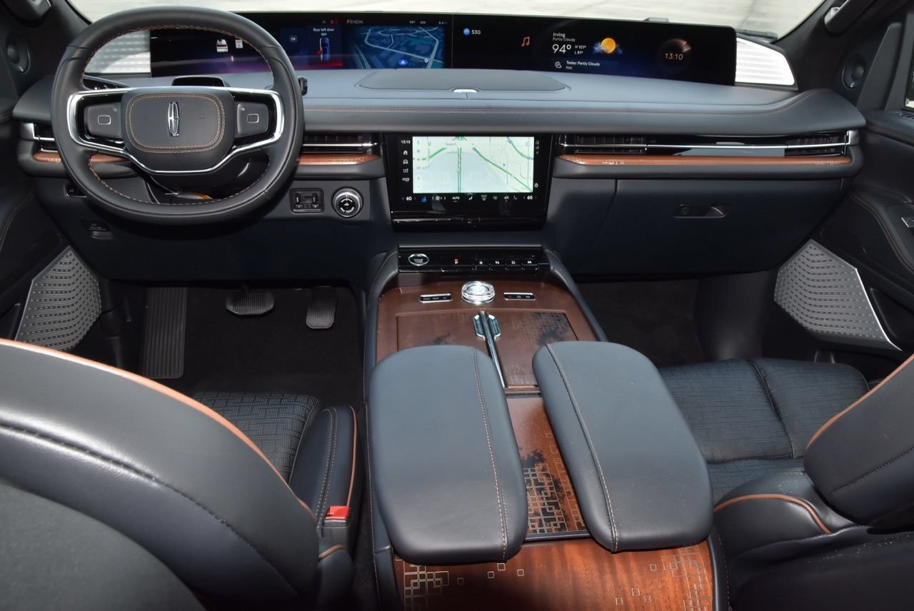 New 2027 Lincoln Navigator Black Label AWD/4WD image 17