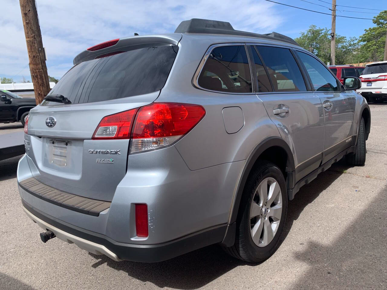 Used 2012 Subaru Outback 2.5i Limited AWD/4WD image 5