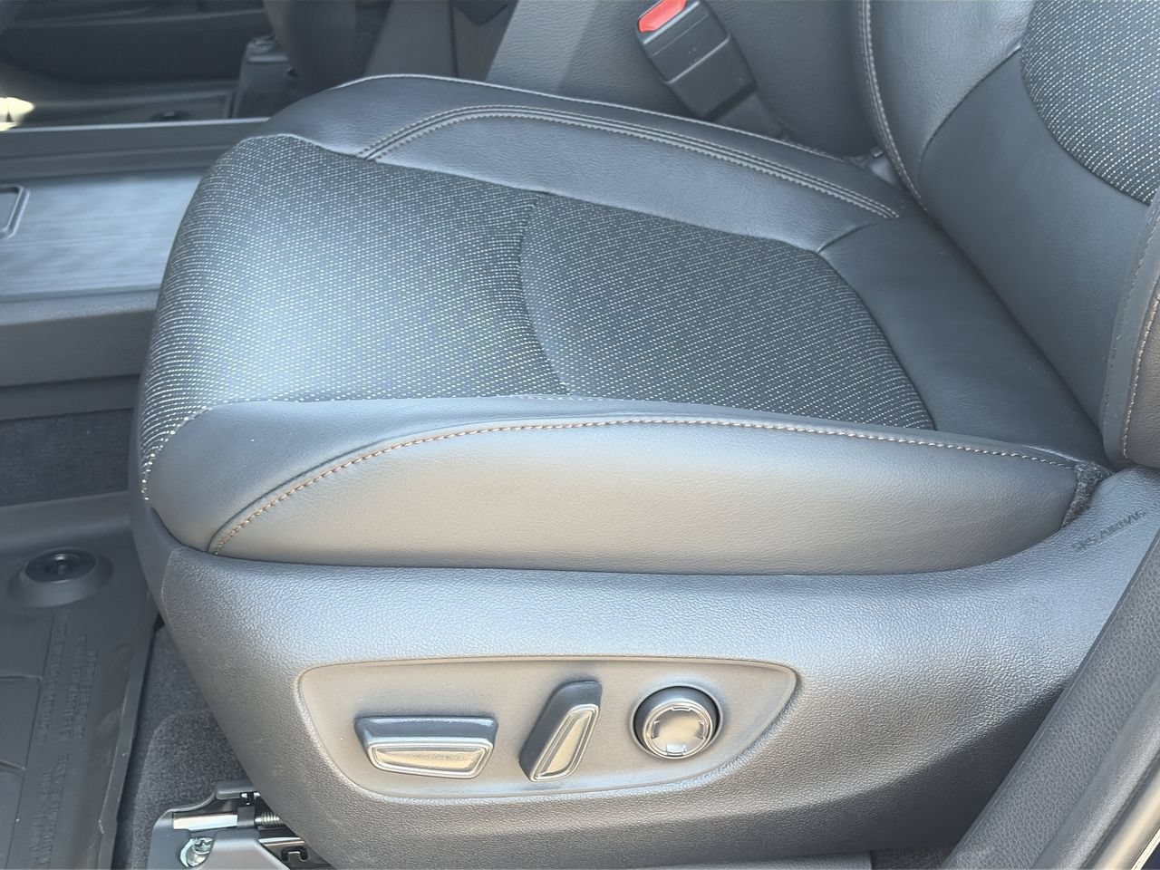 New 2026 Toyota Sienna Limited FWD image 16