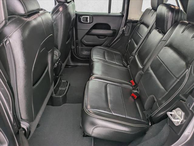 Used 2018 Jeep Wrangler Unlimited Sahara image 17