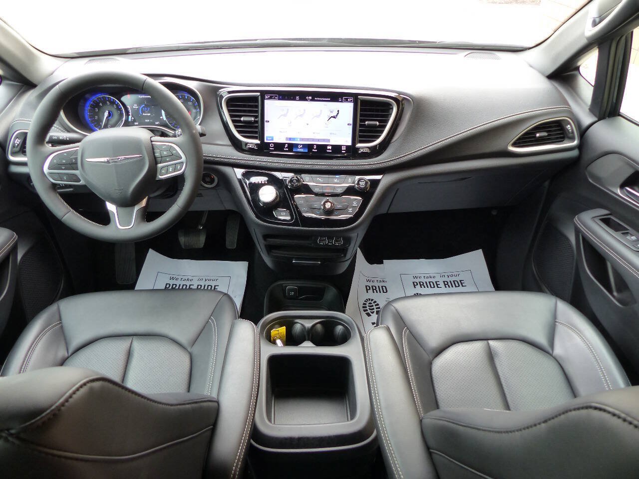 Used 2025 Chrysler Pacifica Select FWD image 26