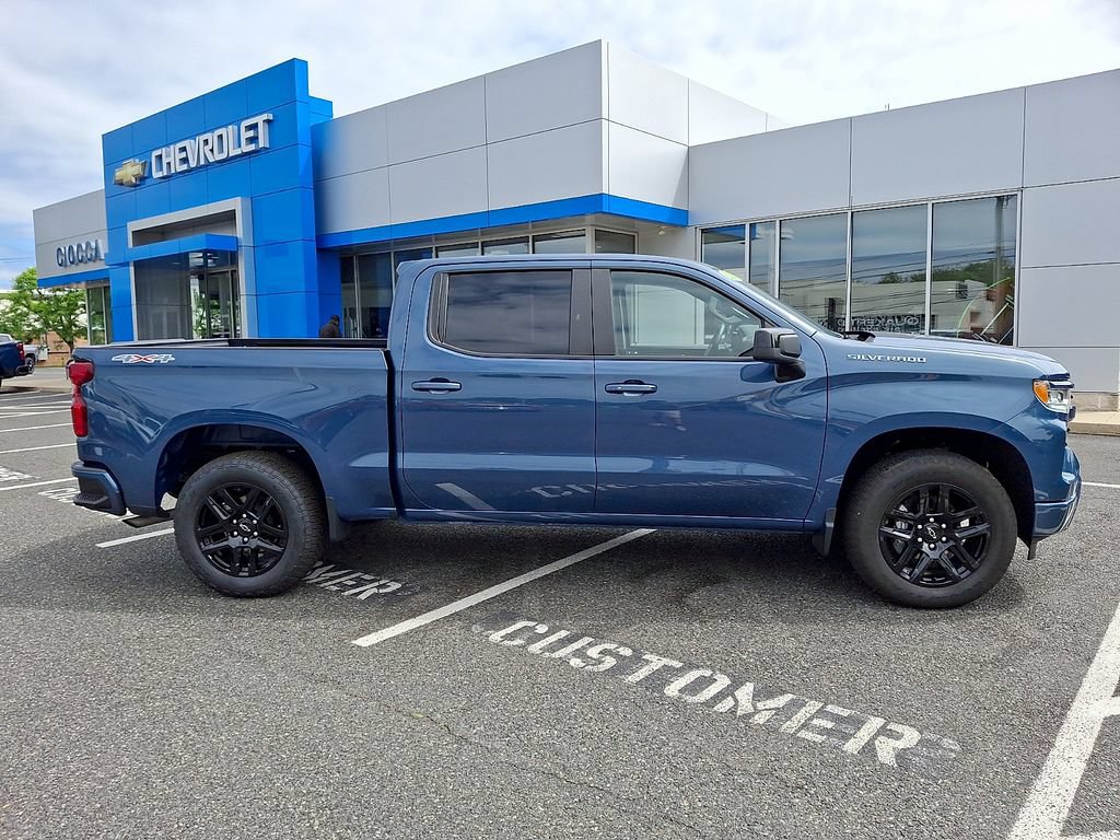 Used 2024 Chevrolet Silverado 1500 RST AWD/4WD image 5