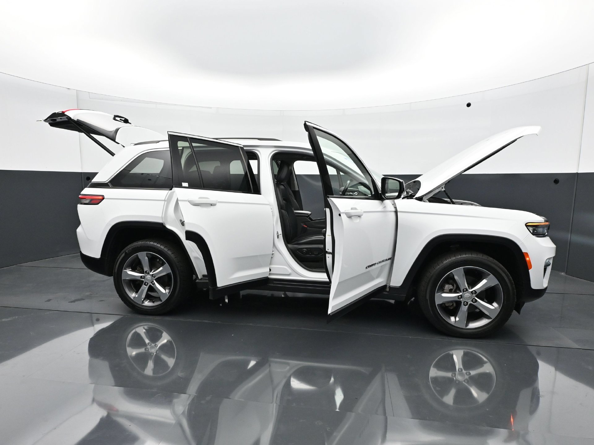 Used 2022 Jeep Grand Cherokee Limited AWD/4WD image 37