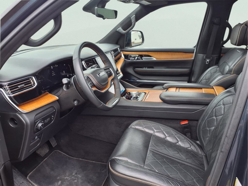 Used 2024 Jeep Grand Wagoneer L Series III AWD/4WD image 22