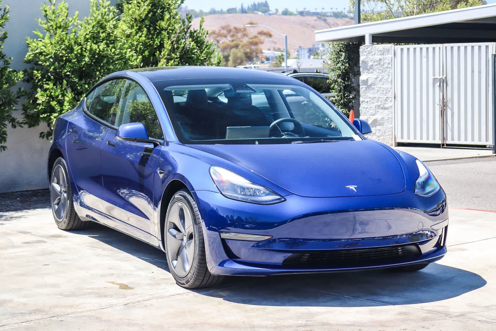 Used 2022 Tesla Model 3 Long Range AWD/4WD image 3