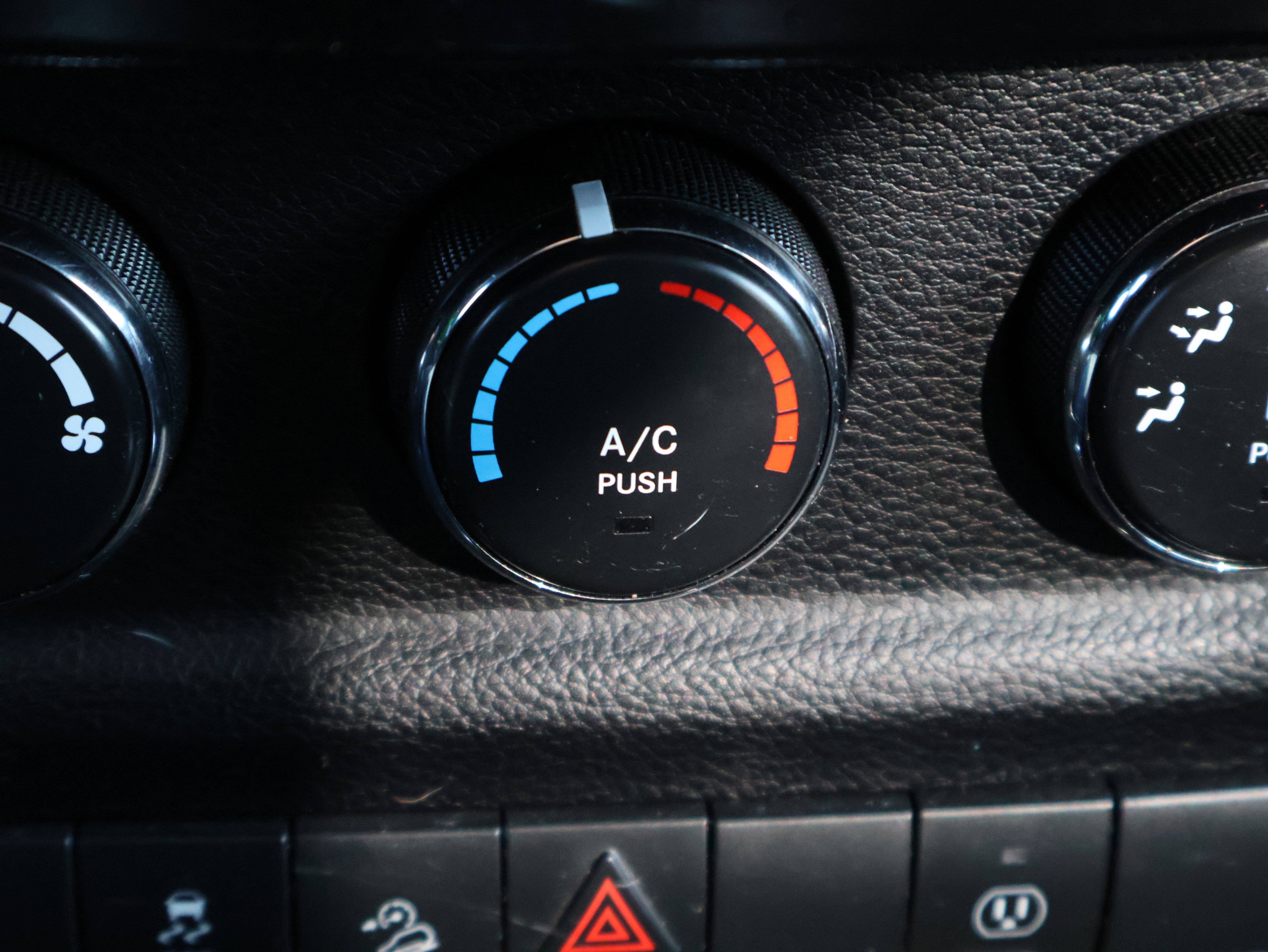 Used 2013 Jeep Wrangler Unlimited Sahara w/ Dual Top Group image 33