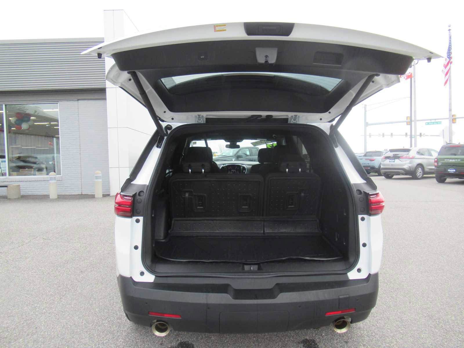 Used 2022 Chevrolet Traverse LT w/ LPO, Floor Liner Package AWD/4WD image 19