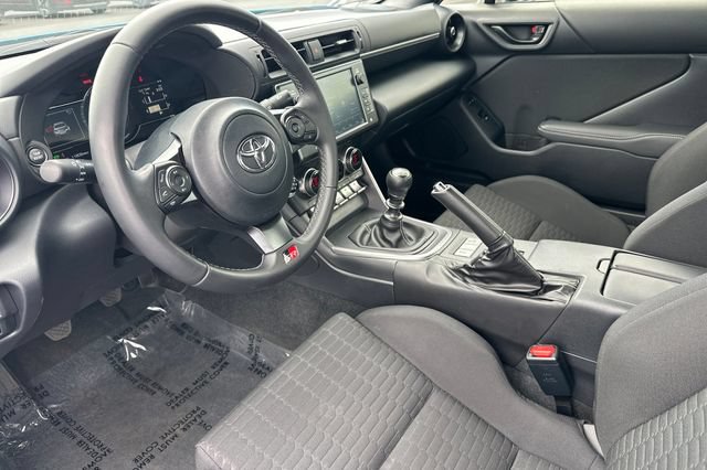 Used 2022 Toyota GR86 RWD image 11