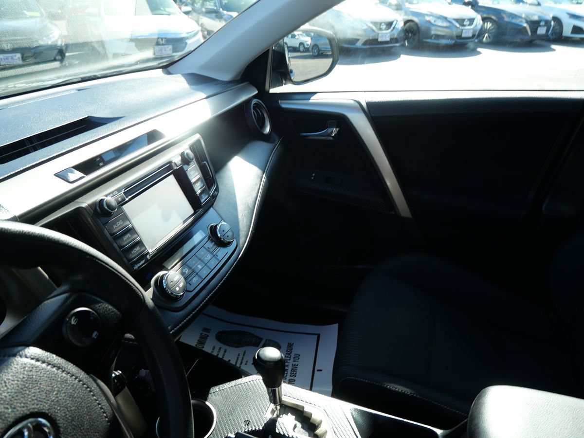 Used 2015 Toyota RAV4 XLE AWD/4WD image 12