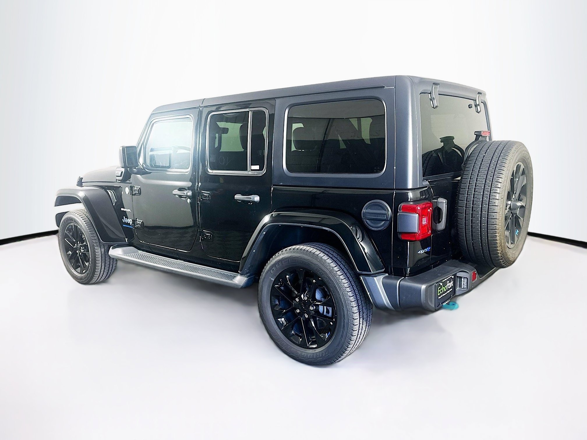 Used 2023 Jeep Wrangler Unlimited Sahara w/ Cold Weather Group AWD/4WD image 5