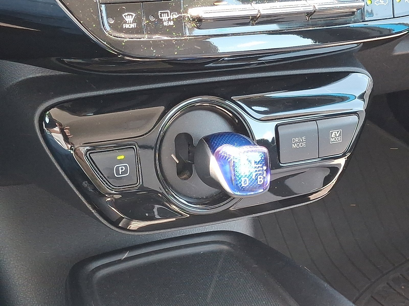 Used 2019 Toyota Prius LE FWD image 16