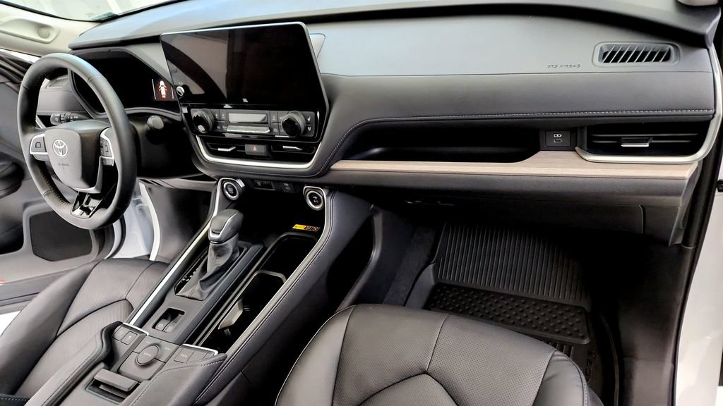Certified 2025 Toyota Grand Highlander FWD image 23