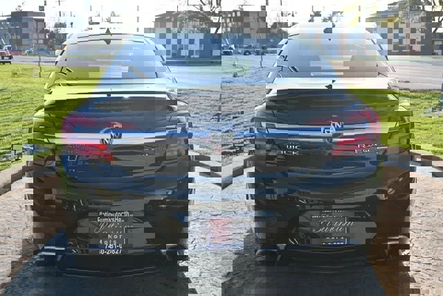 Used 2017 Buick Regal GS image 6