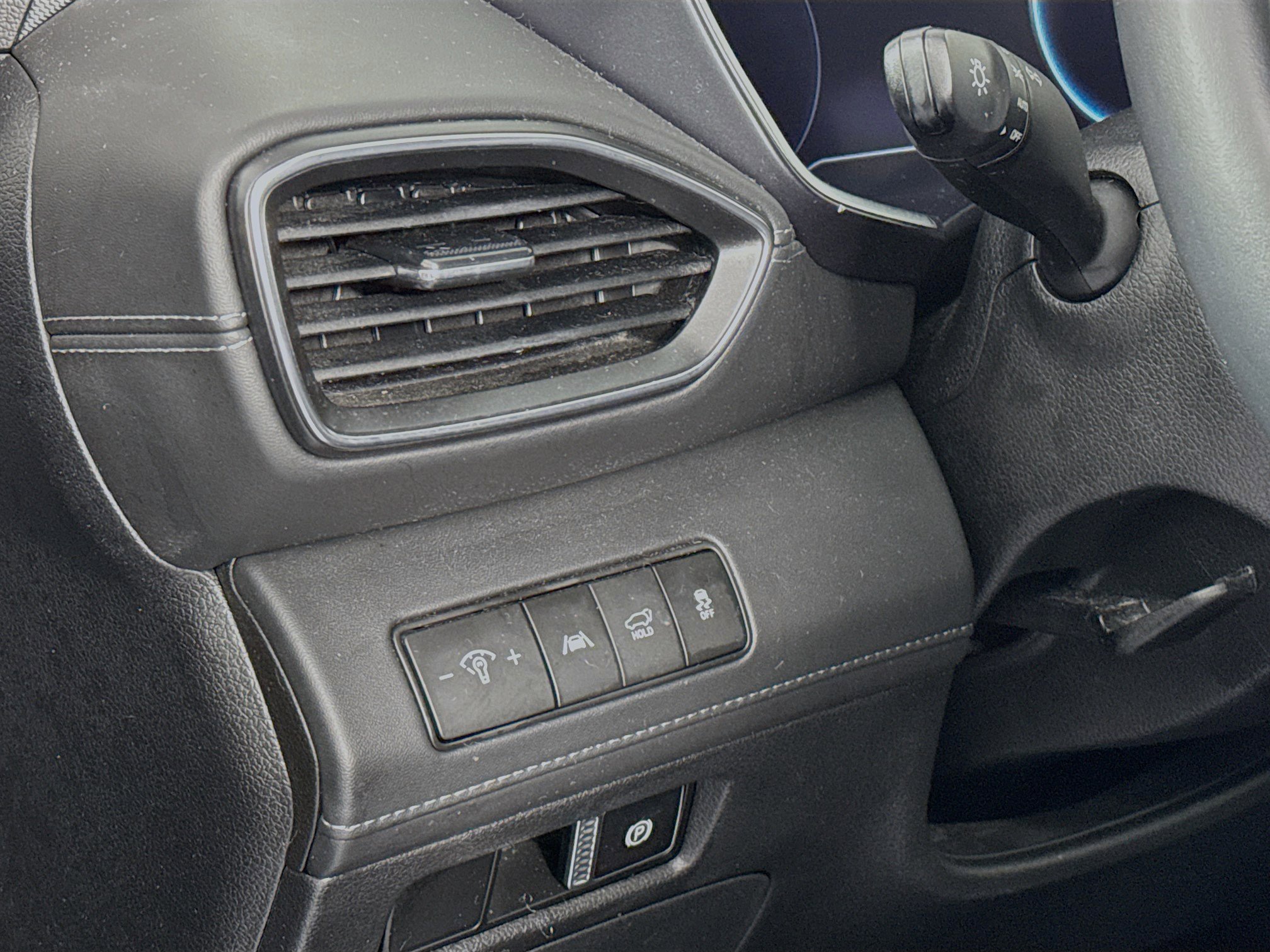 Used 2023 Hyundai Santa Fe Limited image 10