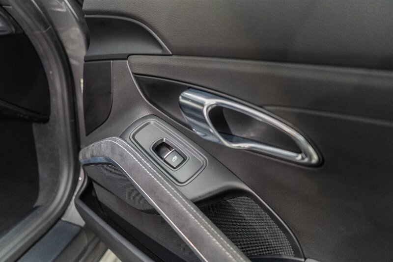 Used 2018 Porsche 911 GT3 RWD image 64