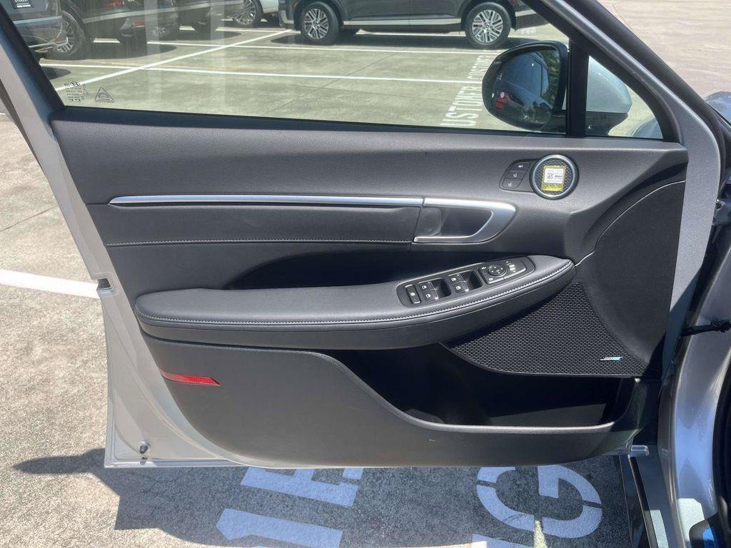 New 2026 Hyundai Sonata Limited FWD image 39