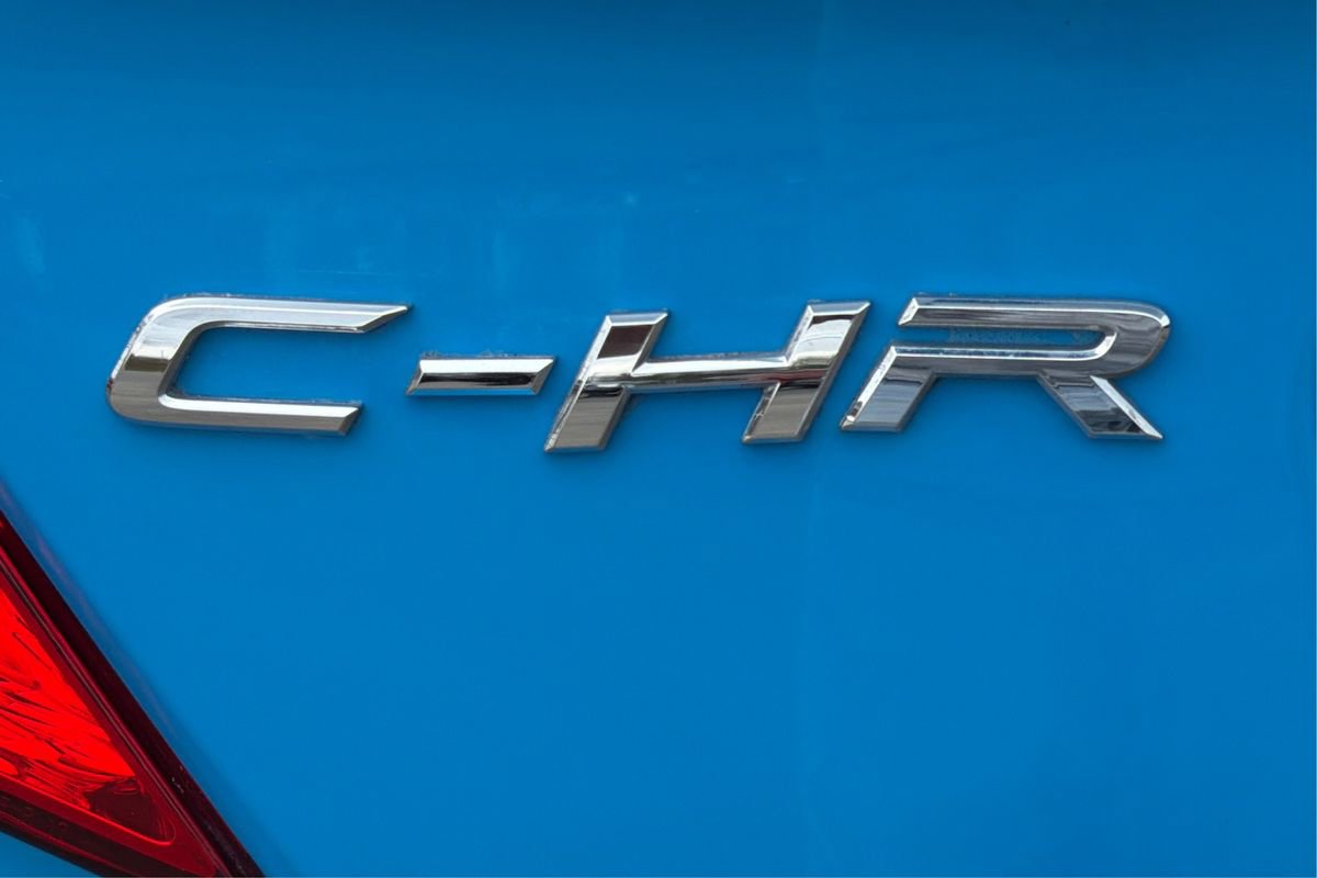 Used 2019 Toyota C-HR XLE image 23