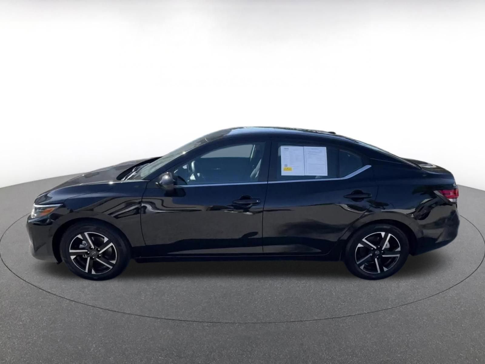 Used 2025 Nissan Sentra SV FWD image 9