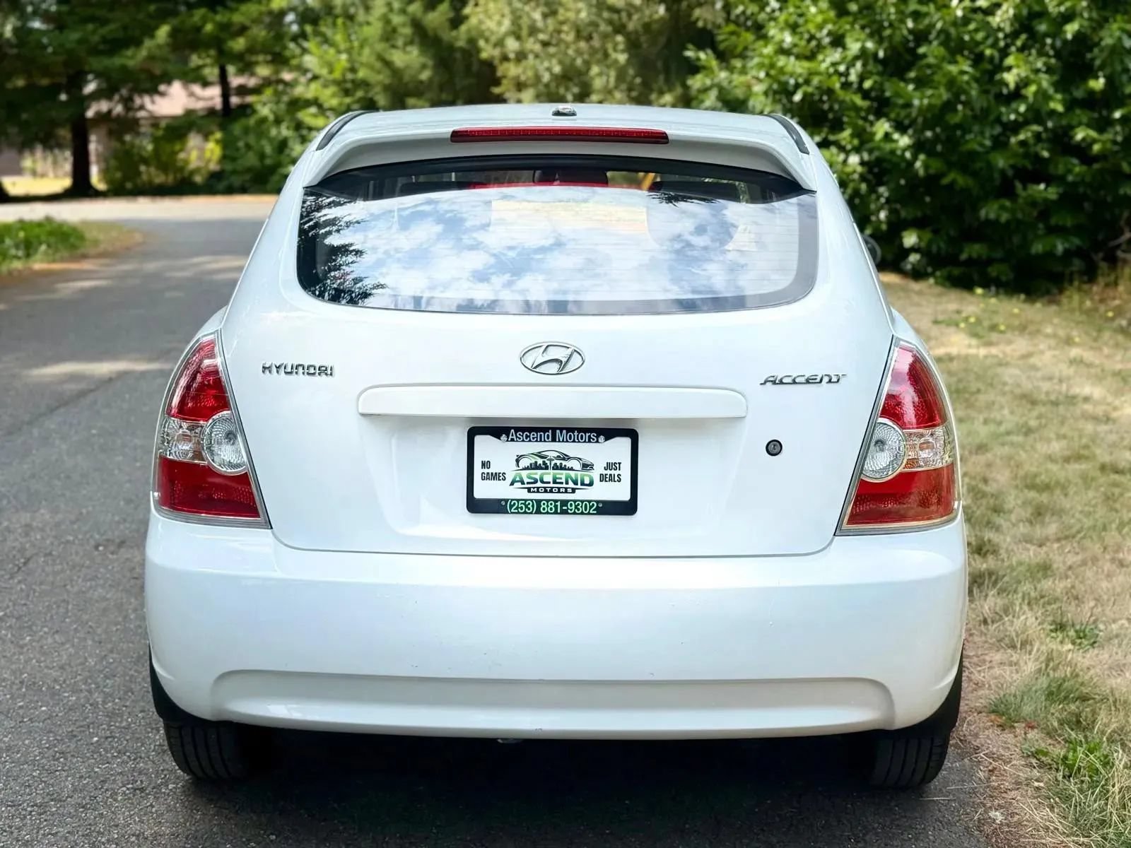 Used 2009 Hyundai Accent GS w/ Premium Pkg 3 FWD image 4