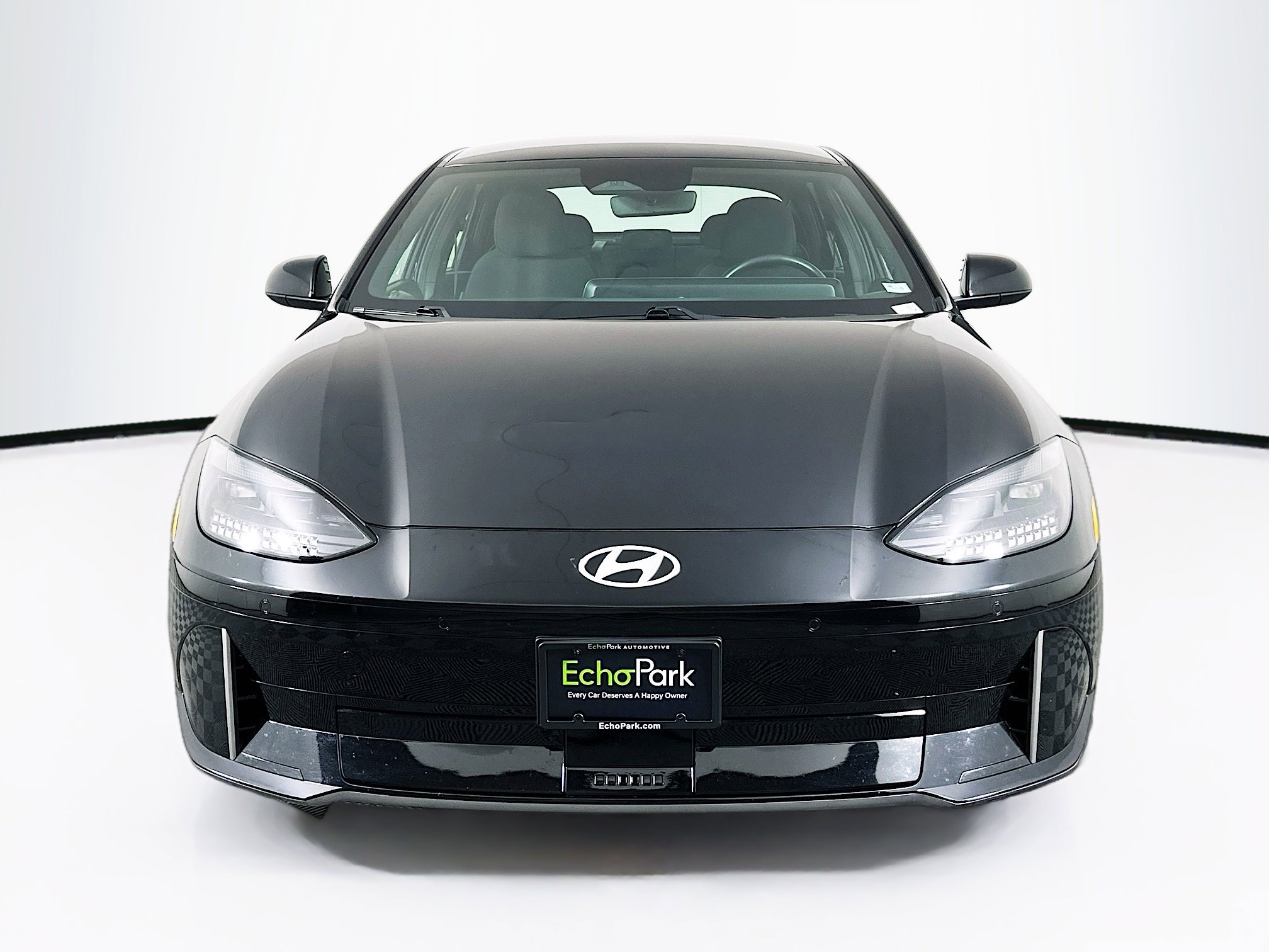 Used 2024 Hyundai Ioniq 6 SE AWD/4WD image 2