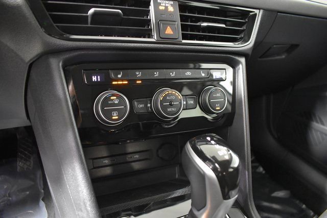 Used 2024 Volkswagen Taos SE FWD image 24