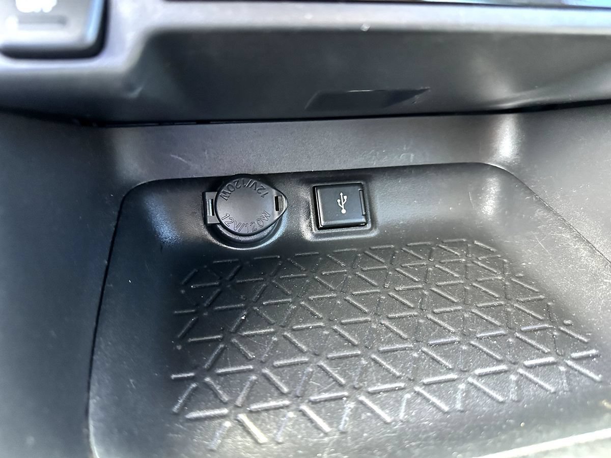 Used 2021 Toyota RAV4 XLE w/ Convenience Package FWD image 24