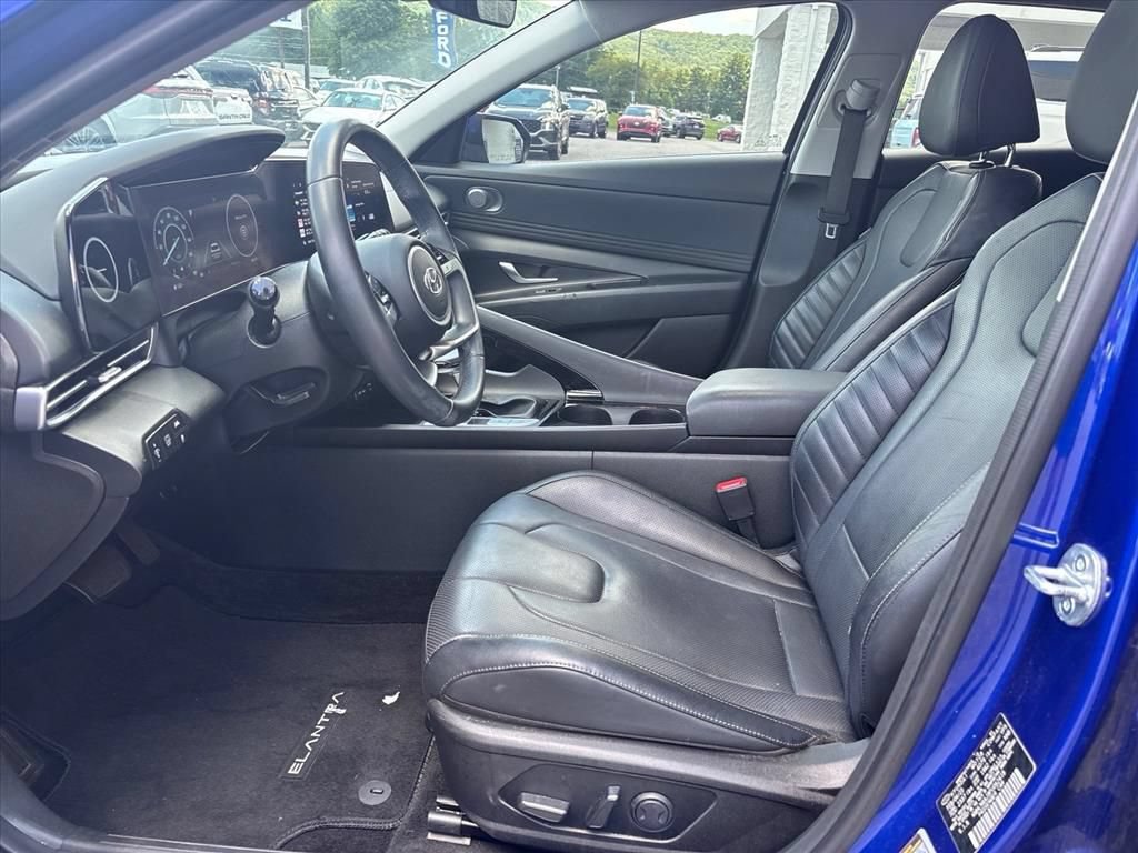Used 2023 Hyundai Elantra Limited FWD image 10