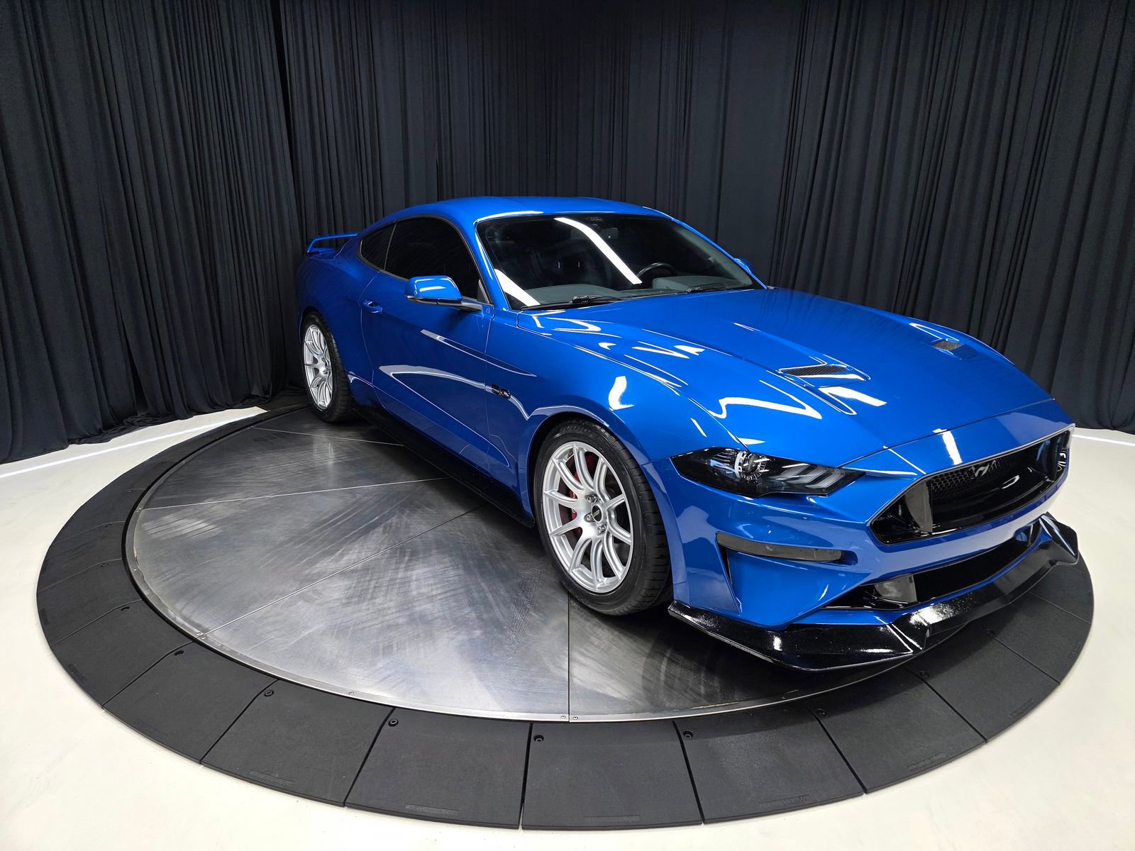 Used 2019 Ford Mustang GT Premium w/ GT Performance Package RWD image 8