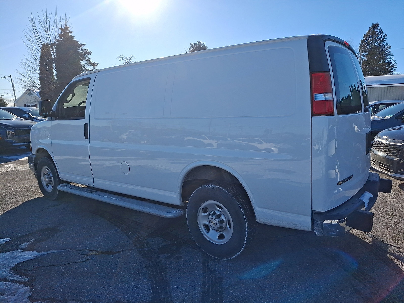Used 2024 Chevrolet Express 2500 w/ Driver Convenience Package image 4