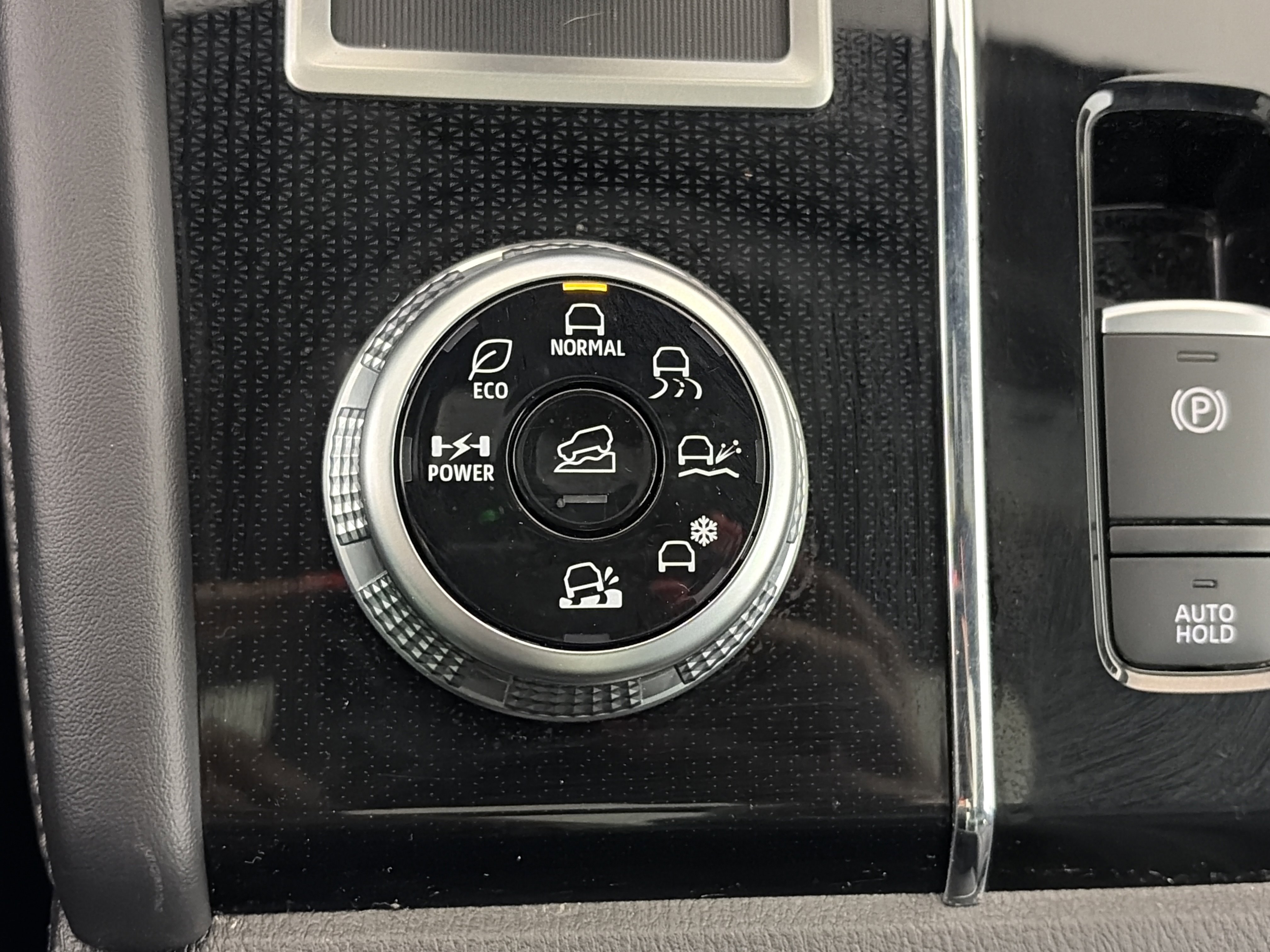 Used 2025 Mitsubishi Outlander SEL image 64