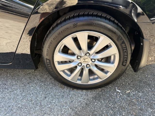 Used 2011 Honda Accord EX-L image 12