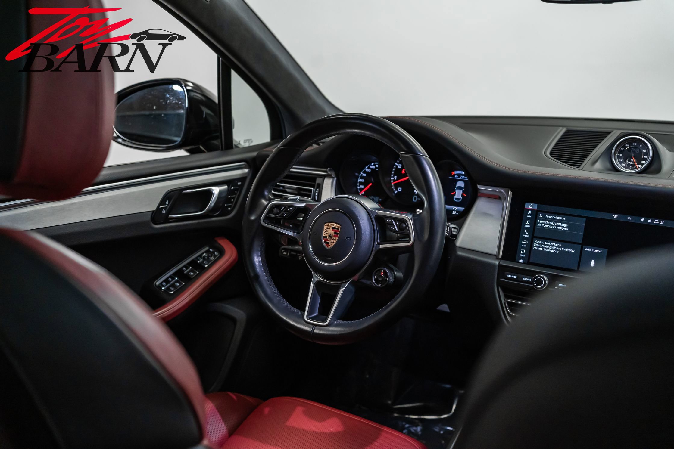 Used 2020 Porsche Macan Turbo image 51