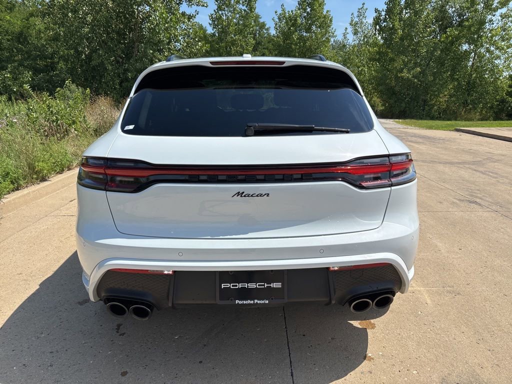 Used 2023 Porsche Macan Turbo image 23