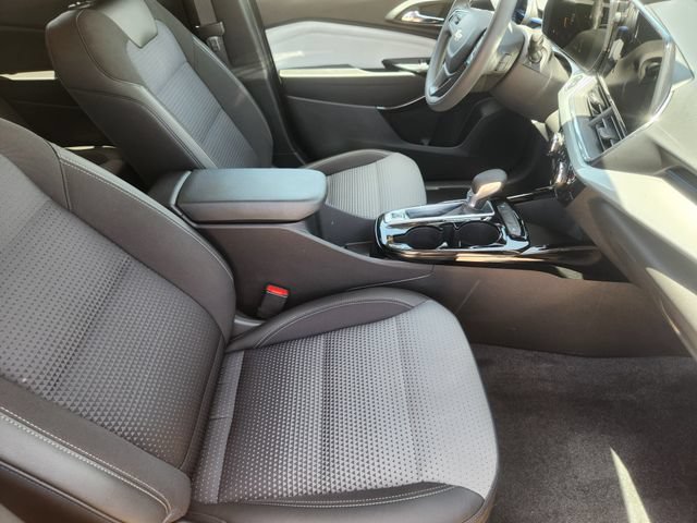 Used 2024 Chevrolet Trax LT FWD image 14