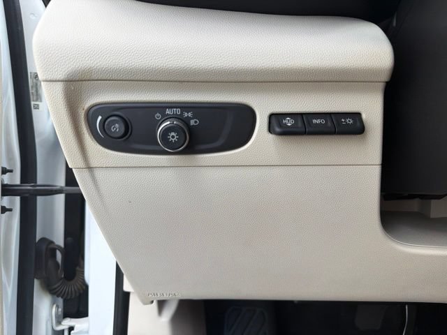 Used 2022 Buick Envision Avenir w/ Technology Package II FWD image 19