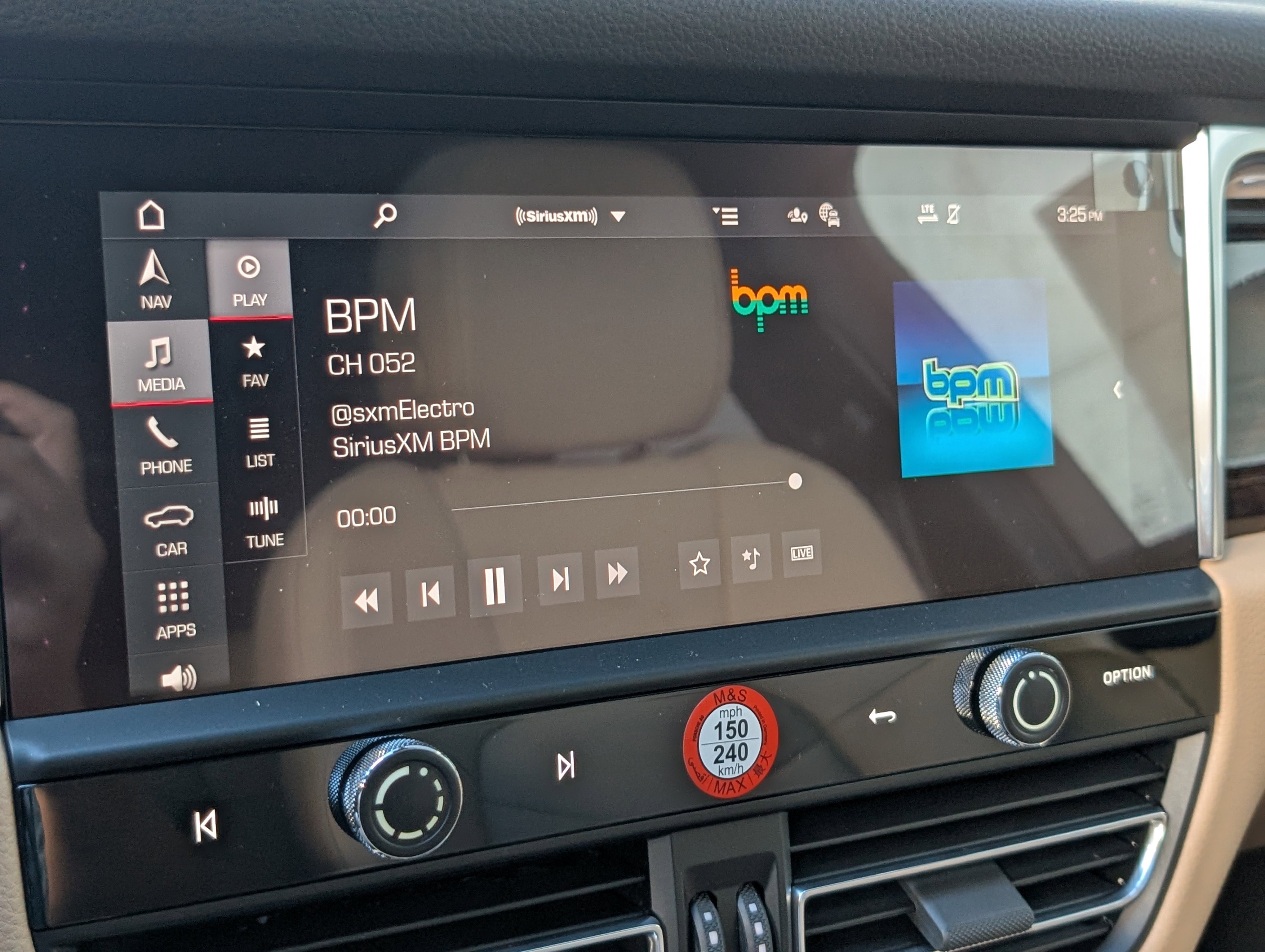 New 2026 Porsche Macan image 35