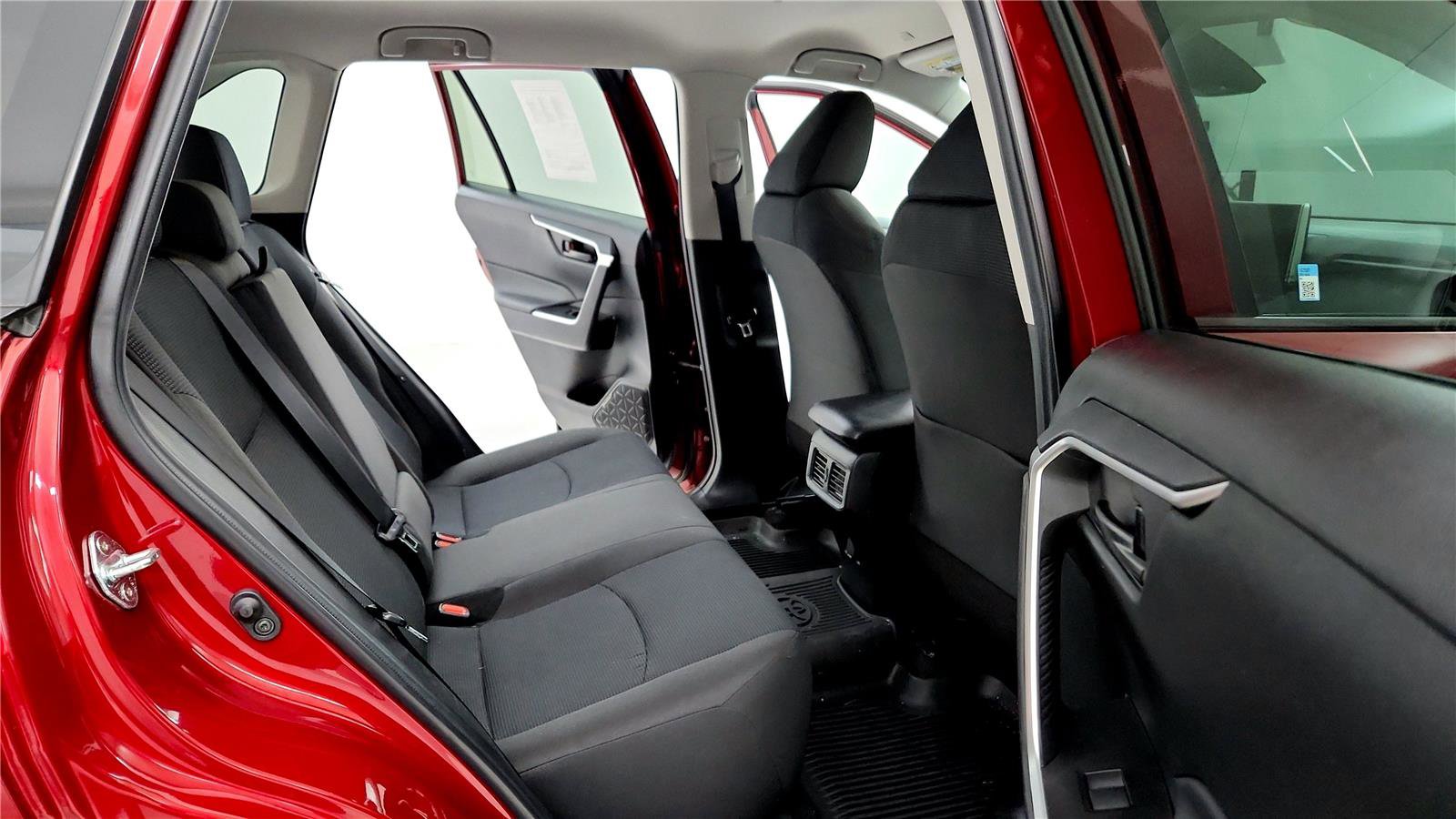 Certified 2023 Toyota RAV4 LE AWD/4WD image 18