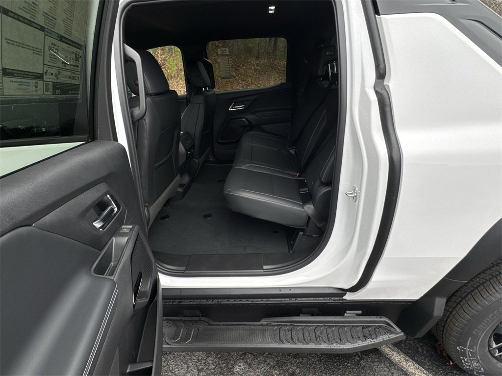 New 2025 Chevrolet Silverado EV LT image 27