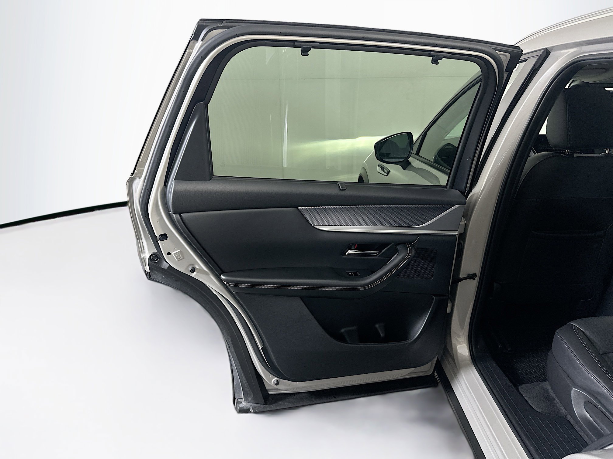 Used 2025 MAZDA CX-90 Plug-In Hybrid w/ Preferred image 28