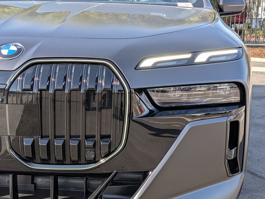 New 2026 BMW 740i image 21